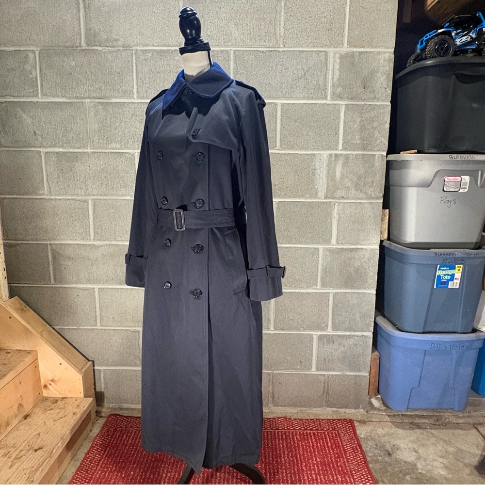 Newport Harbor trench coat for American Airlines. - Picture 5 of 16